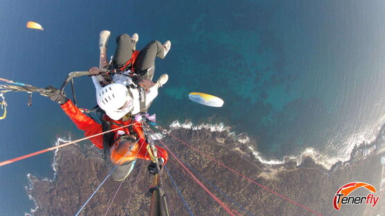 Adventure in the sky: paragliding over the coast of Gúímar