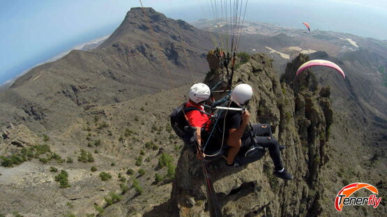 Explore the sky between the fingers of volcanic rock gorges in Ifonche, Tenerife